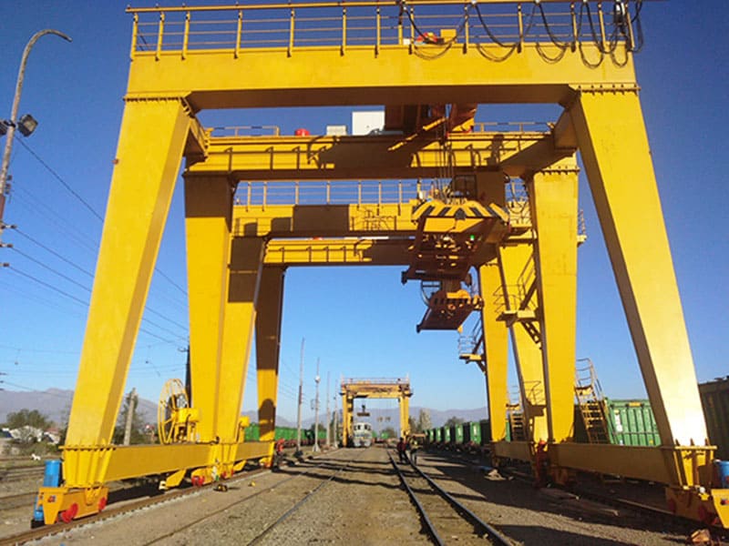 krejn gantry għall-industrija tal-ferrovija