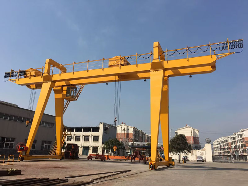 double-gantry-crane-with-hoist-trolleys